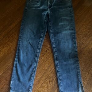 AG Adriano Goldschmied Indigo Jeans Capri with fringe no heam